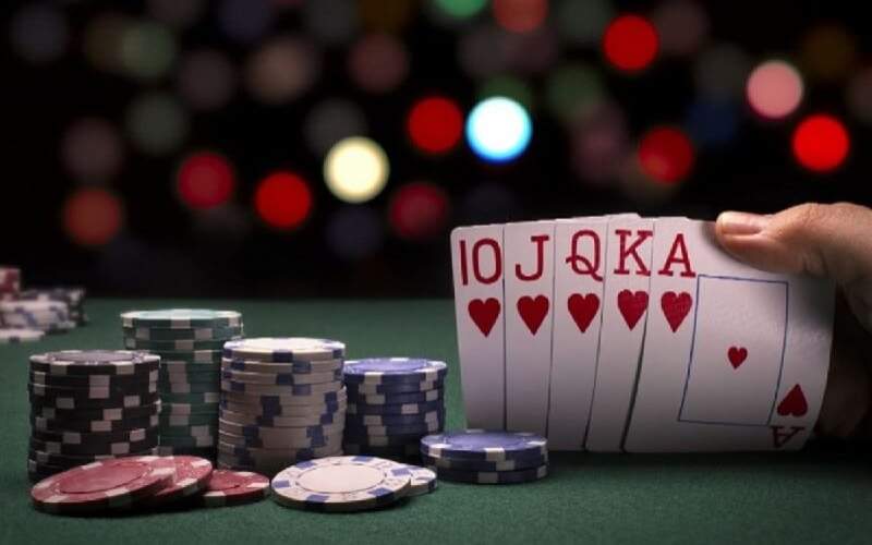 Từ 3 tới xì có tới trắng không?